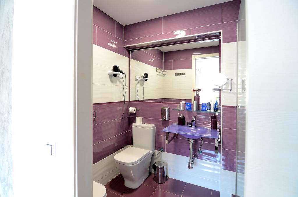 Hostal Alexis Madrid Ngoại thất bức ảnh
